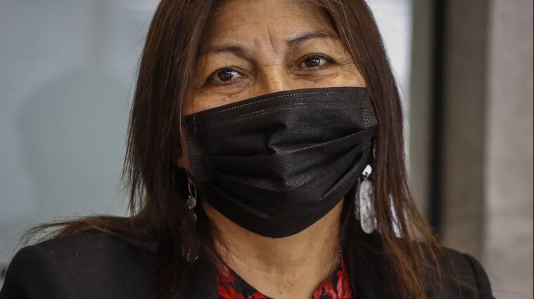 Elisa Loncón por supuesta foto con Pinochet