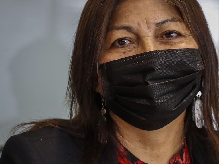 Elisa Loncón por supuesta foto con Pinochet