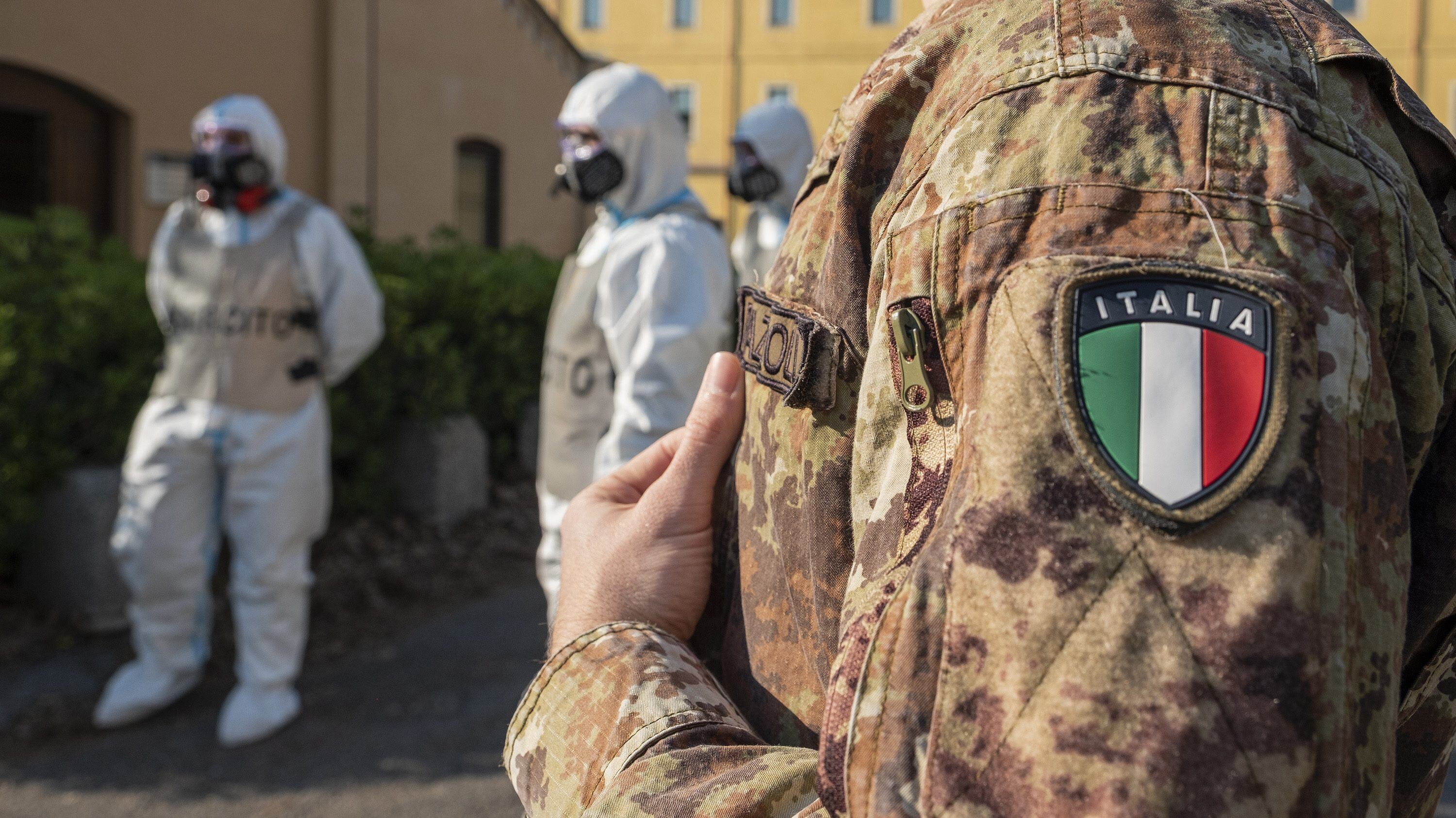 VERONA, ITALY - APRIL 24: Italian army soldiers prepare to spray disinfectant to sanitize the Court of Verona against coronavirus (Covid-19) on April 24, 2020 in Verona, Italy. Italy will remain on lockdown until May 4th to stem the transmission of the Coronavirus (Covid-19), but some industries are being allowed to reopen. (Photo by Stefano Mazzola/Awakening/Getty Images)