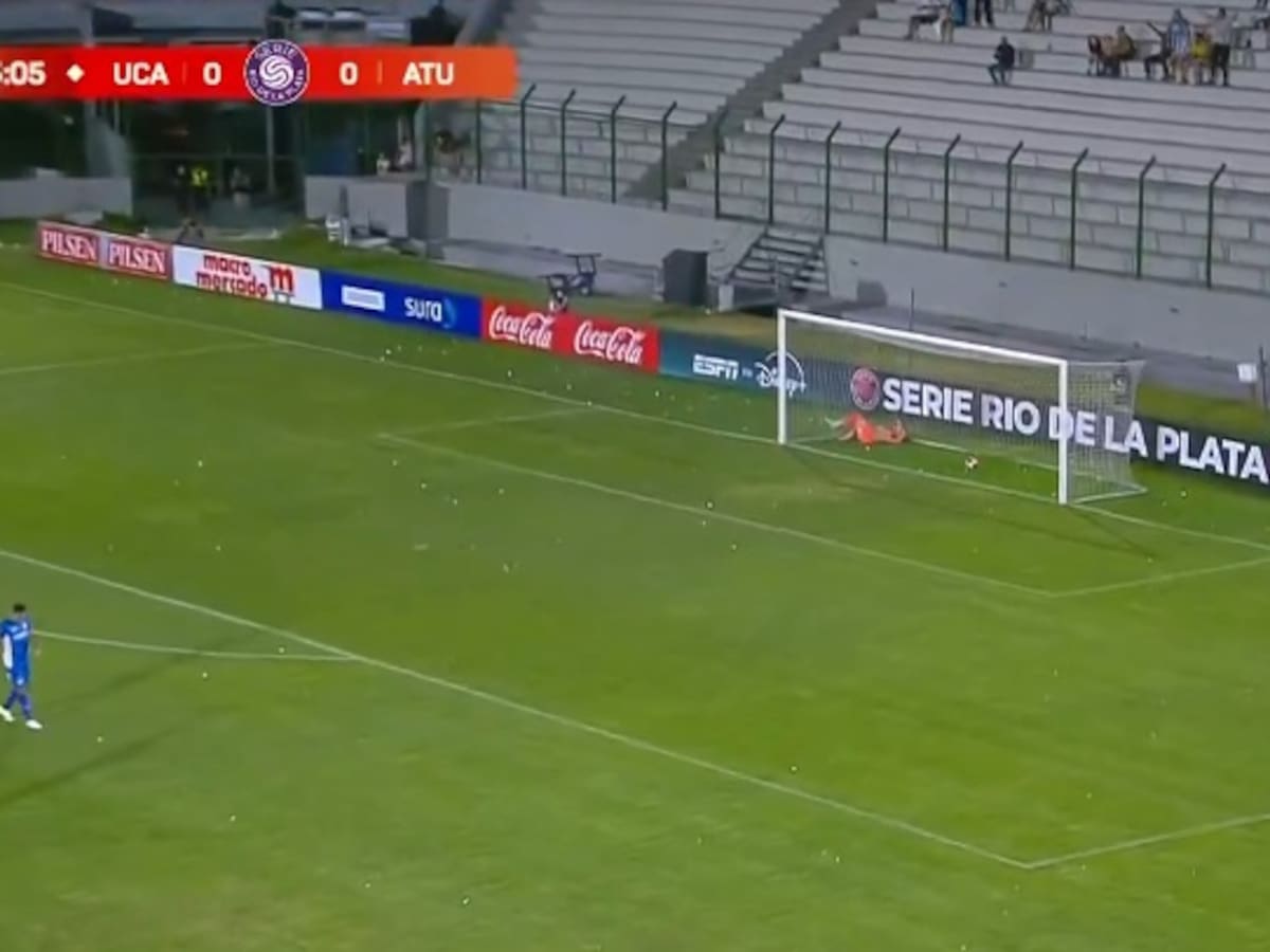 El espectacular golazo de media cancha con que Atlético Tucumán se puso en ventaja sobre la UC por la Serie Río de La Plata