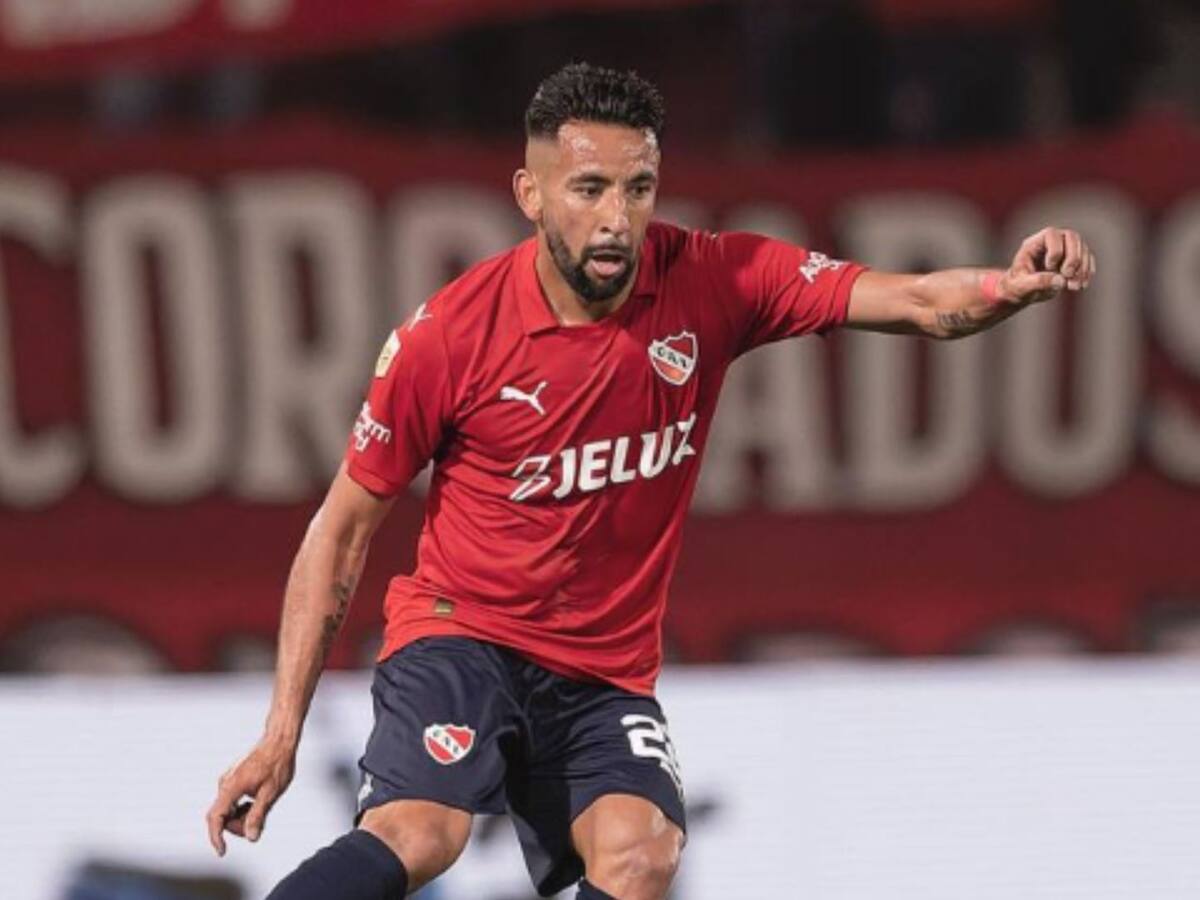 “Cuando alguien no quiere ser parte...”: DT de Independiente apunta contra Mauricio Isla