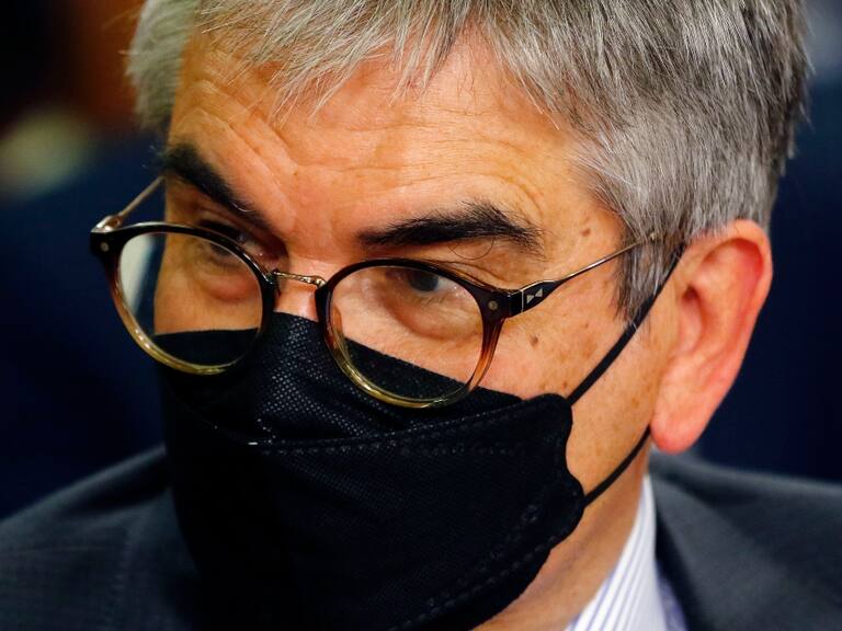 Tribunal advierte a ministro Marcel por pago de millonaria libreta de ahorros: podría ser sancionado con multa o suspendido de su cargo