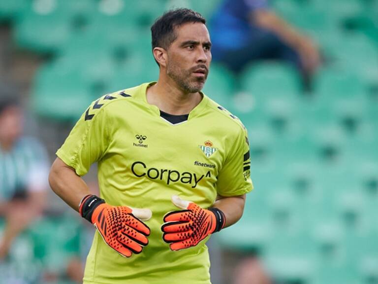 Con Claudio Bravo todo el segundo tiempo, el Betis solo igualó ante el Burnley en amistoso internacional