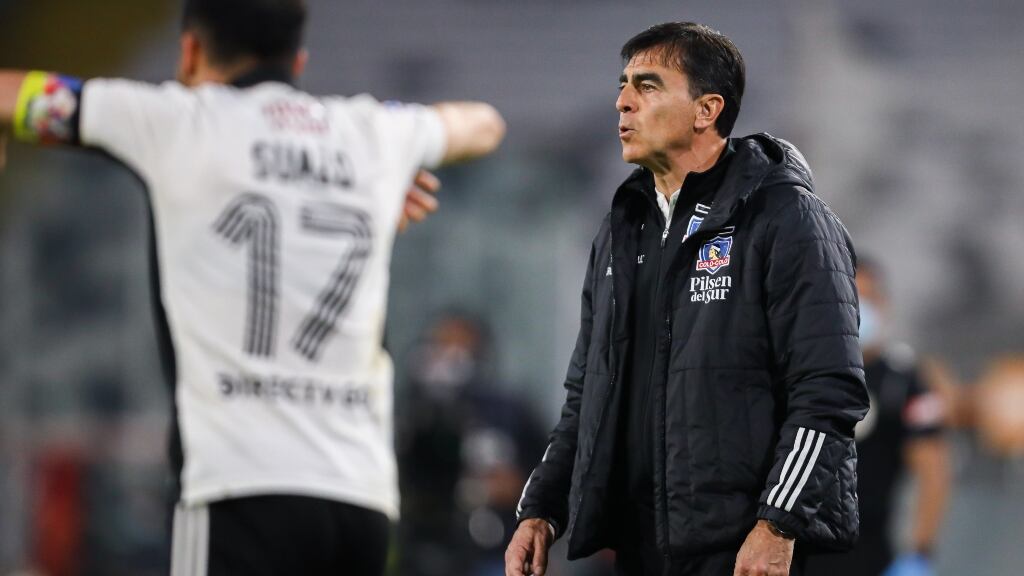 Gustavo Quinteros pide foco en Colo Colo pese a estar a una victoria del título: "Nunca hemos hablado de una fiesta"