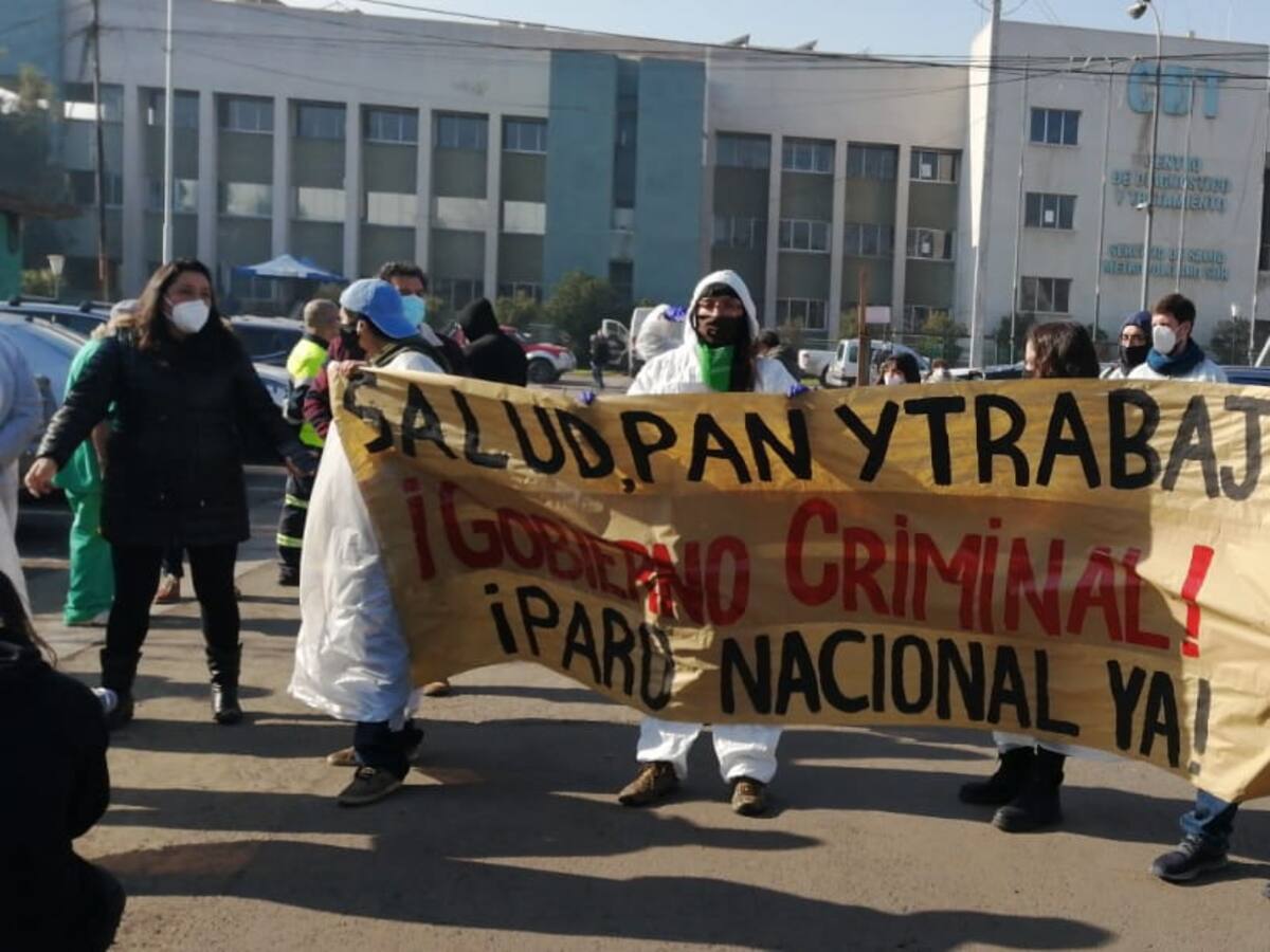 Trabajadores del Hospital Barros Luco realizaron paro de actividades: Denuncian más de 13 mil funcionarios contagiados a nivel nacional