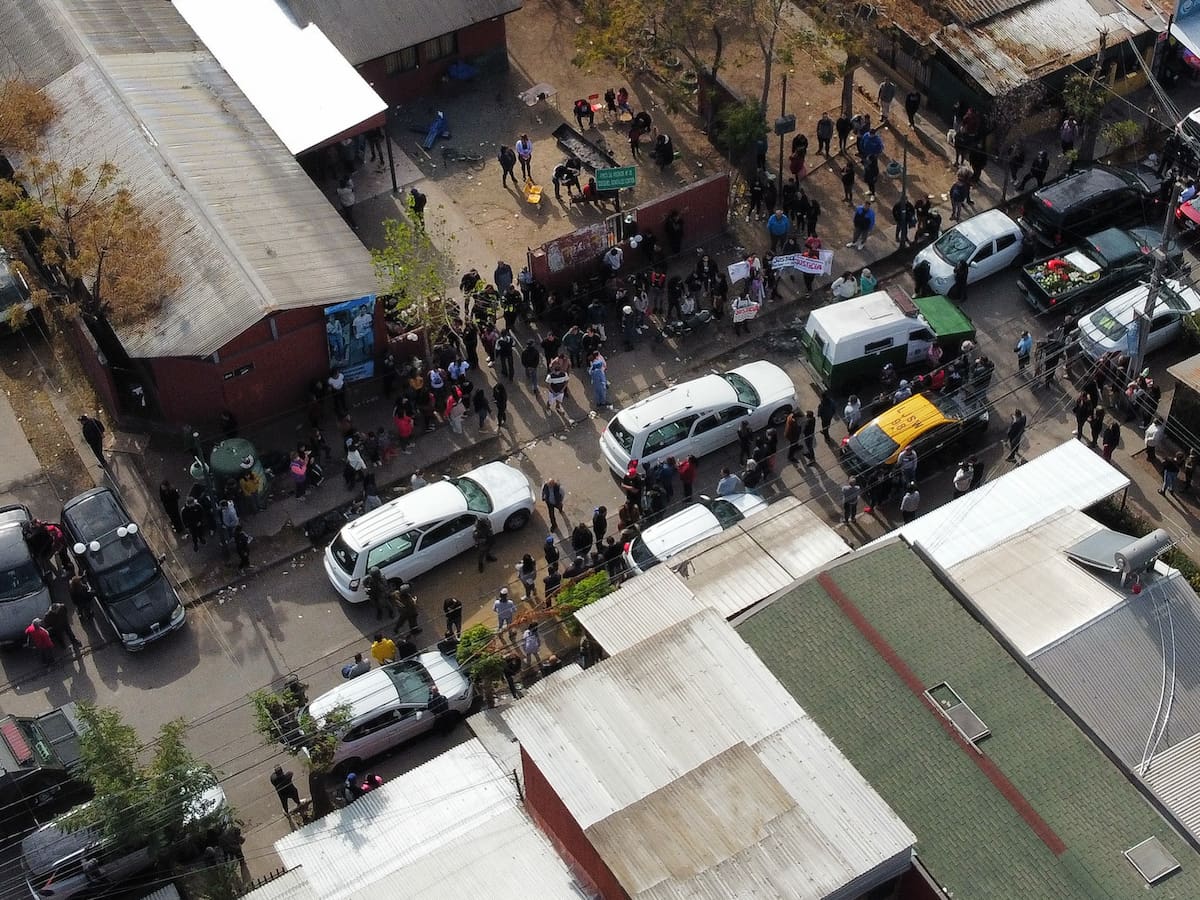 Funeral de alto riesgo en Maipú: despliegan operativo tras asesinato de hincha de Colo Colo por barristas de la U