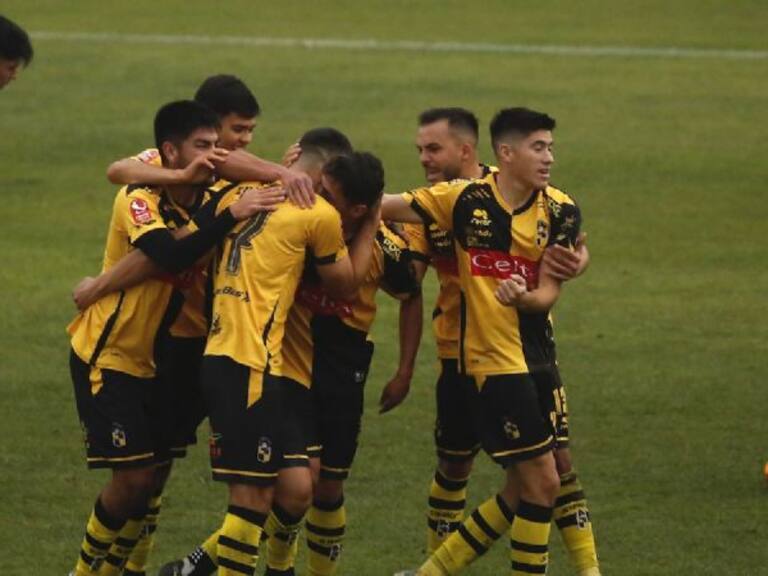 Coquimbo Unido tumbó a Puerto Montt en el Chinquihue y quedó liderando en solitario la Primera B del fútbol chileno