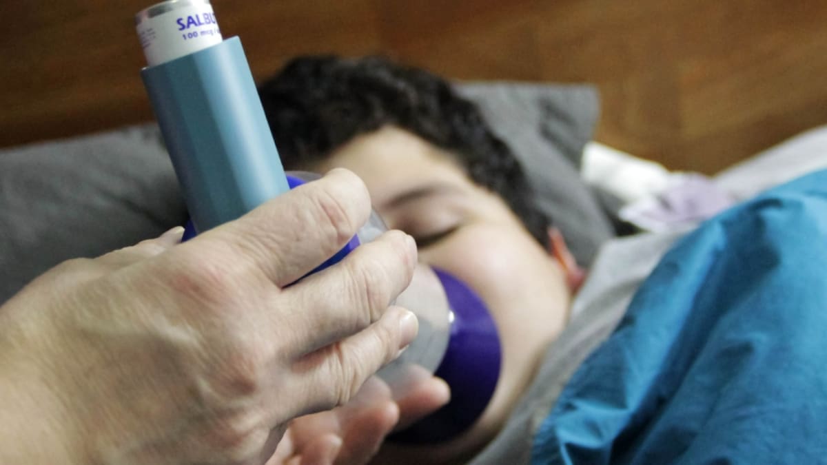 Alerta por virus respiratorios en Chile: pediatra llama a vacunarse durante vacaciones de invierno