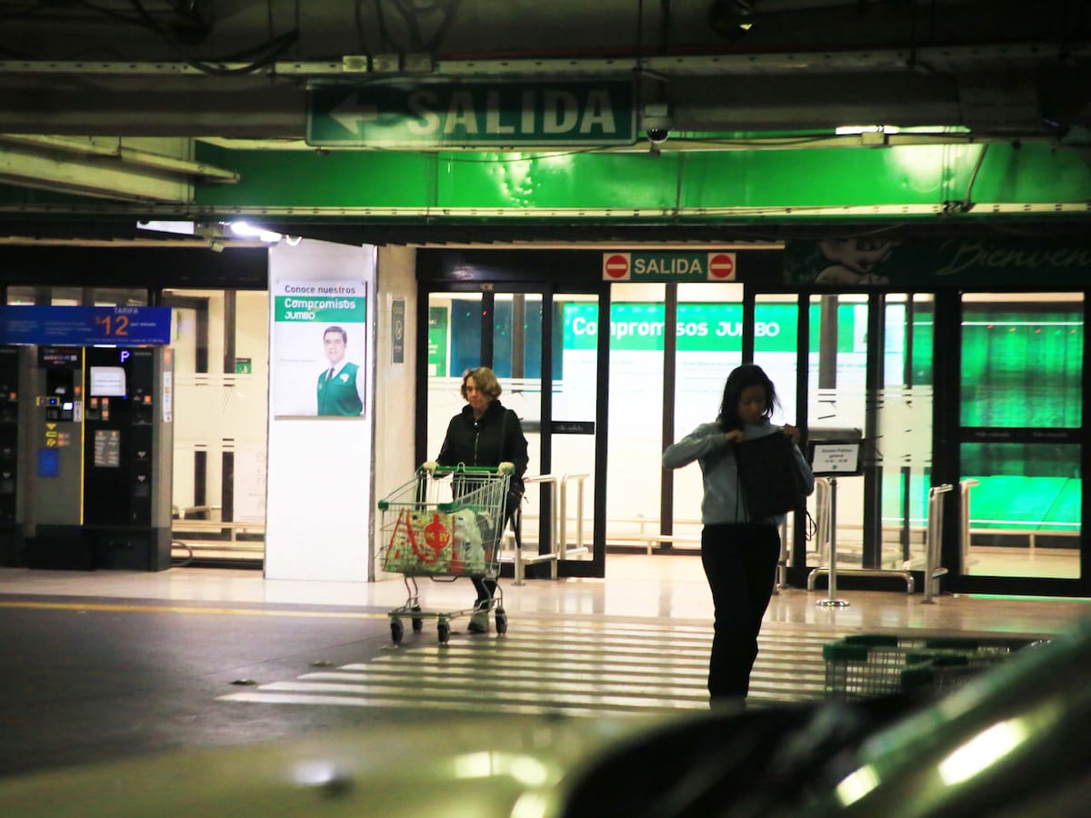 No hay vuelta atrás: gigante del retail chileno vende 32 de sus supermercados más importantes