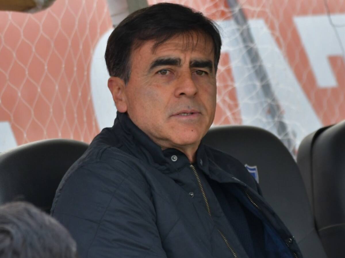 Gustavo Quinteros quiere más minutos para Lezcano y avisa que «Colo Colo no permite jugadores que no estén al 100%»