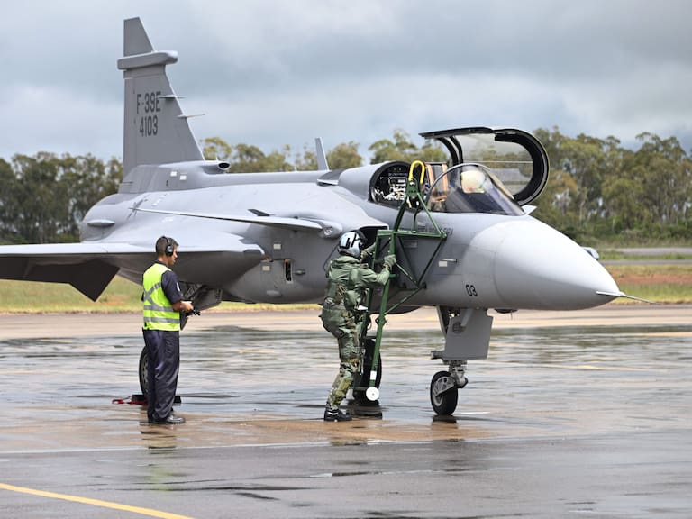 Brasil avanza en su industria militar con primer caza supersónico fabricado localmente