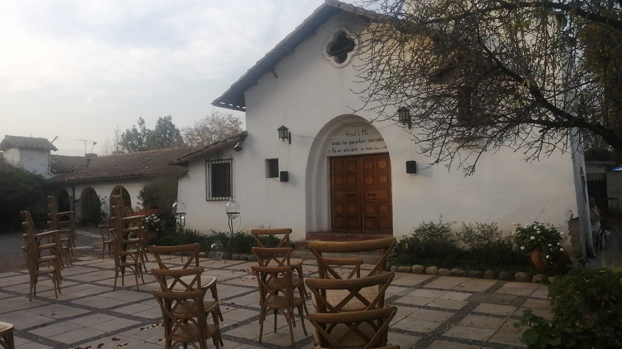 Matrimonio en Las Condes: sacerdote aseguró que se cumplió aforo y condenó golpiza a funcionario