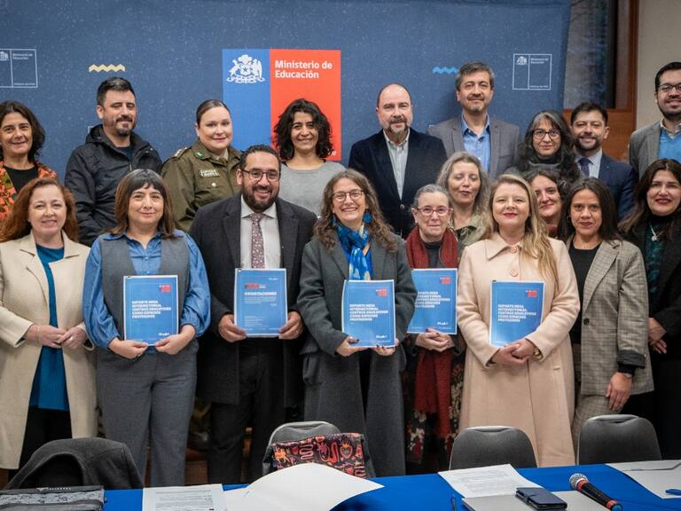 Mineduc presenta programa para prevenir y abordar la violencia en contextos educativos: se aplicará en 50 comunas