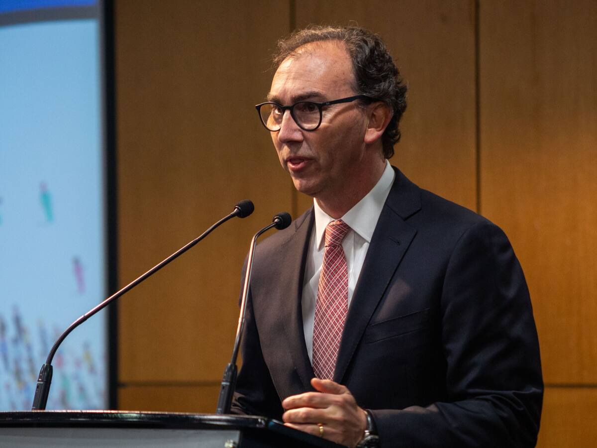 Raúl Figueroa, exministro de Educación: “Chile Vamos murió con el presidente Piñera”