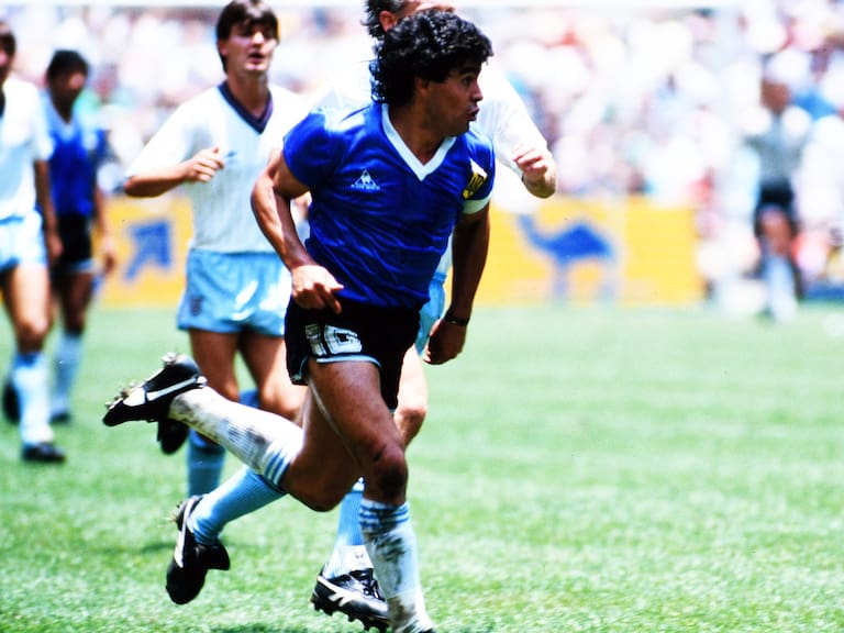 Camiseta de Diego Maradona se subasta en cifra récord