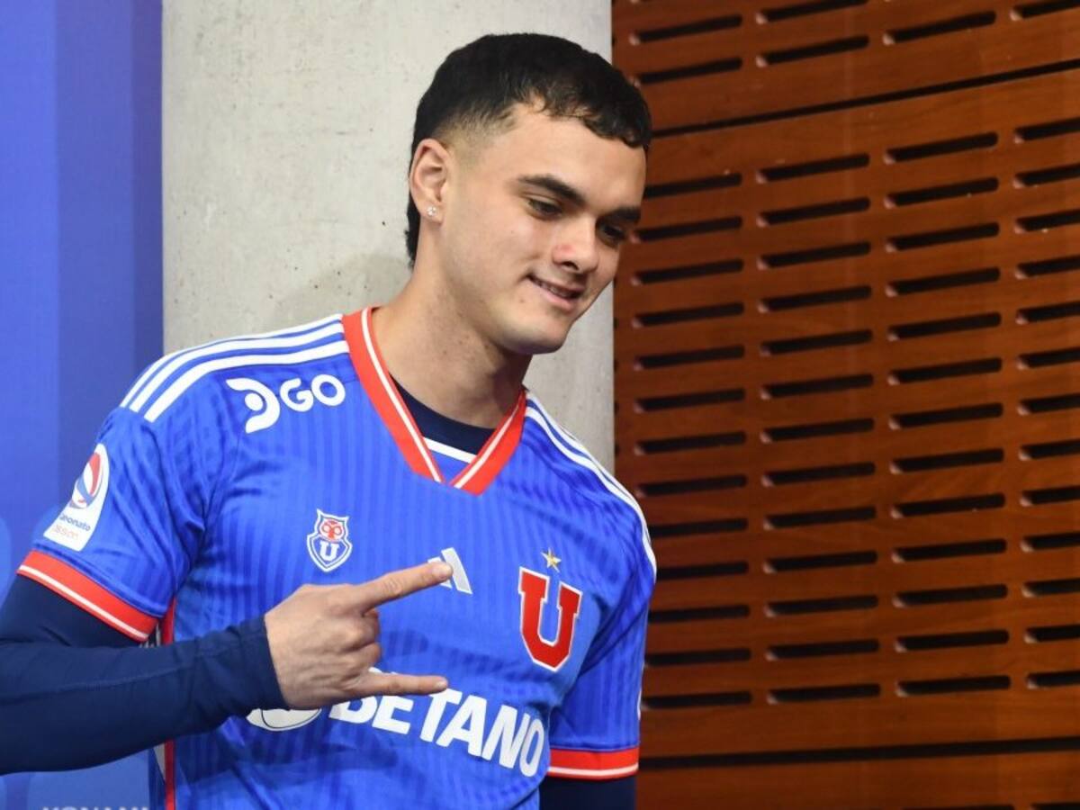 Vicente Fernández disfruta sus días en la U: «Me encontré con un club muy lindo»