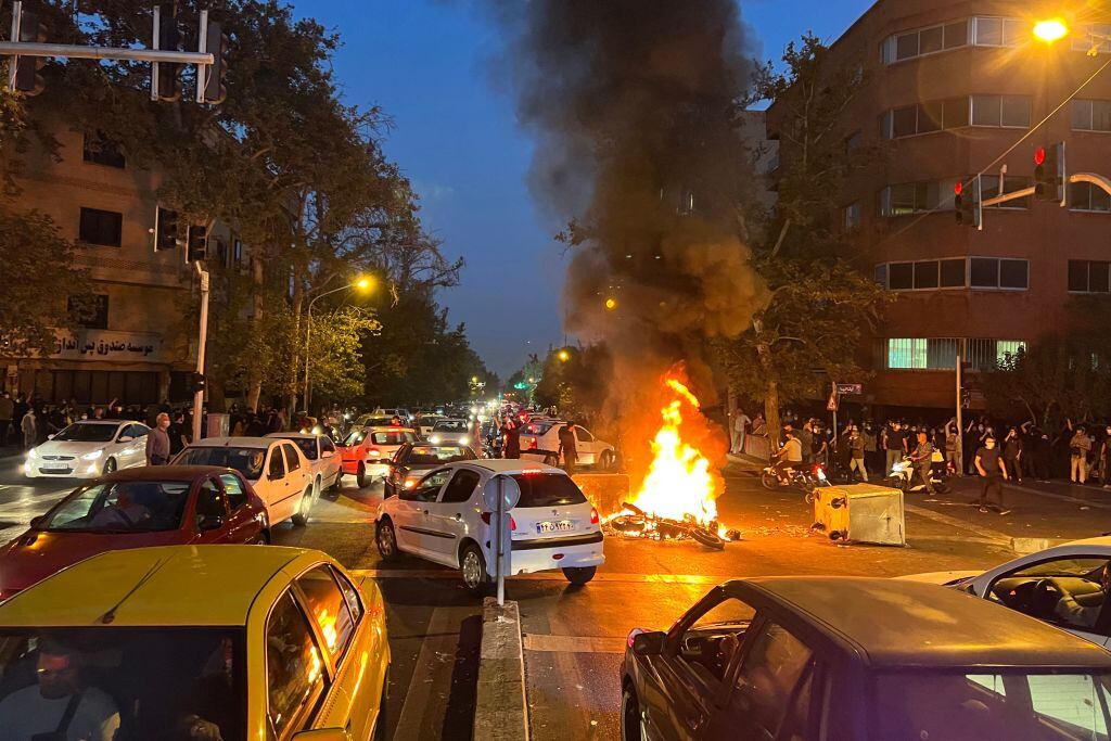 Barricada en Teherán por los derechos de las mujeres en Irán