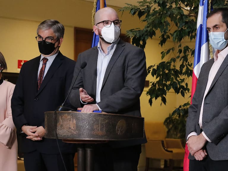 Gobierno presenta proyecto de reajuste del salario mínimo y Jackson llama a «valorar acuerdo» con CUT y Mipymes