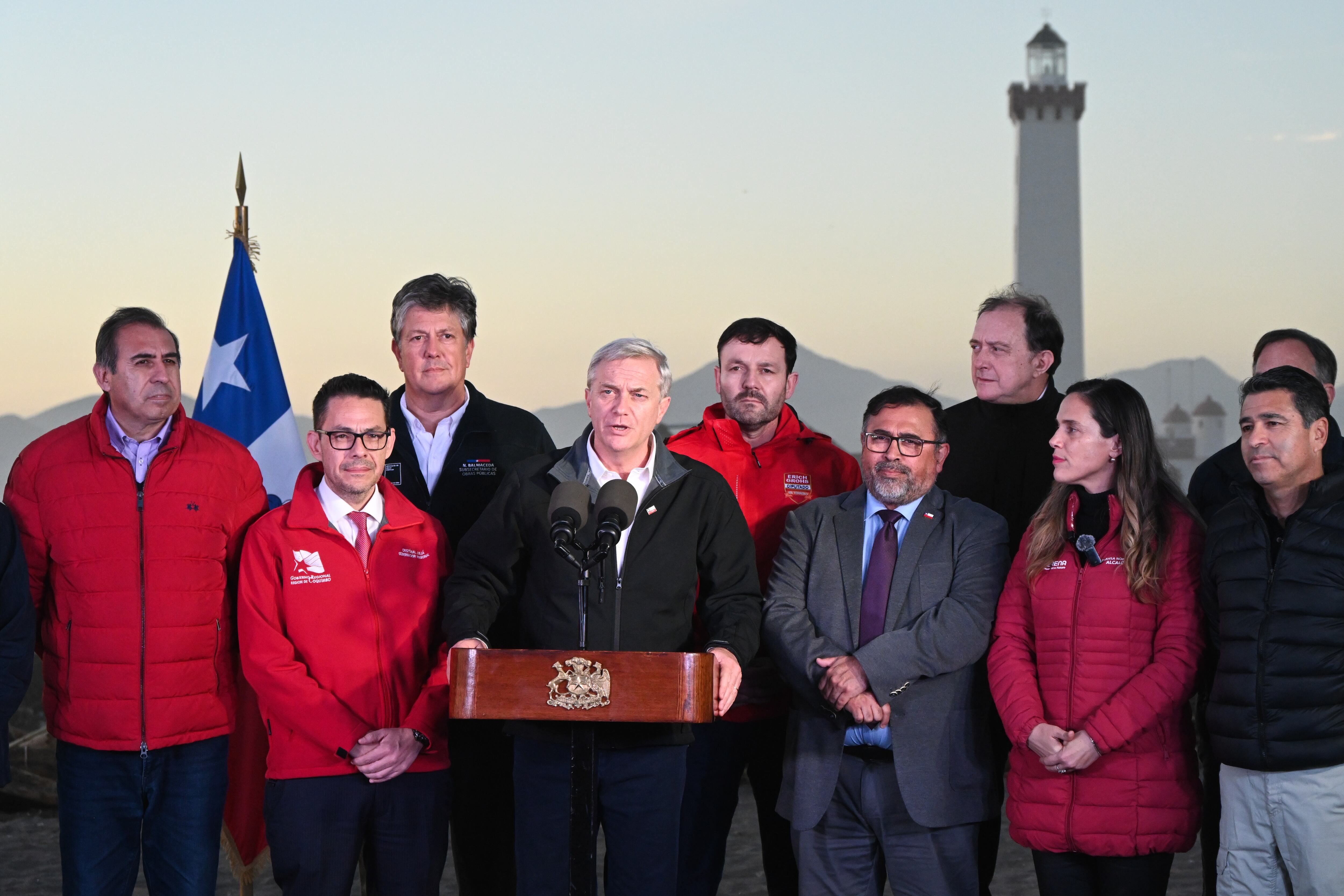 LA SERENA: Presidente visita faro monumental