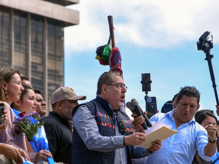 Bernardo Arévalo denuncia persecución de un grupo de fiscales de Guatemala