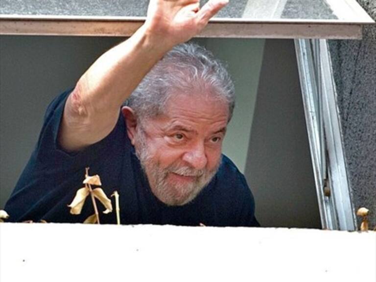 Ordenan liberación de Lula da Silva en Brasil