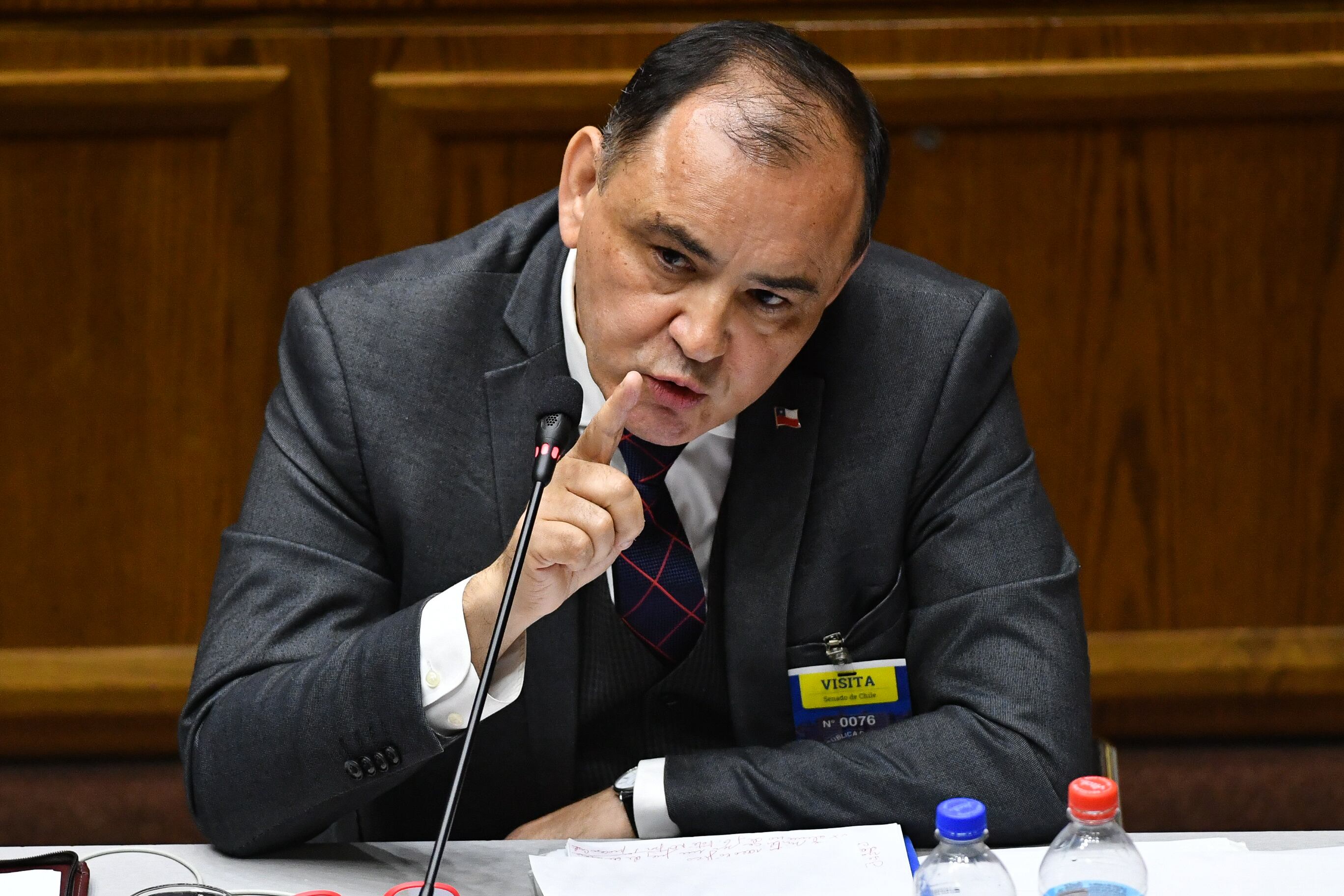 10 DE NOVIEMBRE DE 2025/VALPARAISOEl juez Antonio Ulloa da su palabra durante la acusación constitucional por vinculo al caso del abogado Luis Hermosilla en el hemiciclo de la sala del Senado.
FOTO: OSCAR GUERRA/AGENCIA UNO