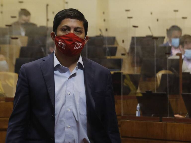 10 DE NOVIEMBRE DE 2020/VALPARAISOEl diputado Jorge Duran, durante la sesion de la Camara de Diputados, en donde se discute el proyecto que permite un segundo retiro de los fondos previsionales en medio de la pandemia por el Coronavirus.
FOTO: LEONARDO RUBILAR CHANDIA/AGENCIAUNO