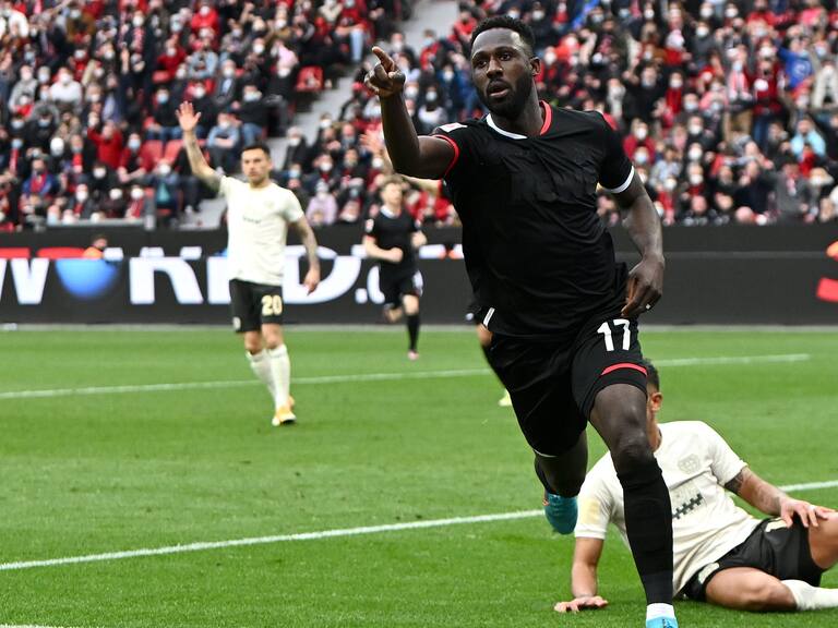 Charles Aránguiz Bayer Leverkusen