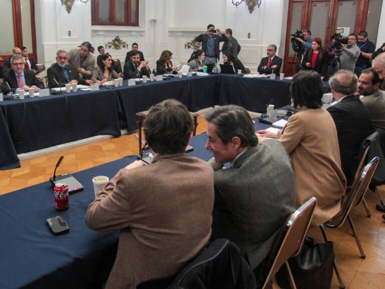 Nueva Constitución: Comisión Mixta reajusta cronograma y aplaza votación de normas