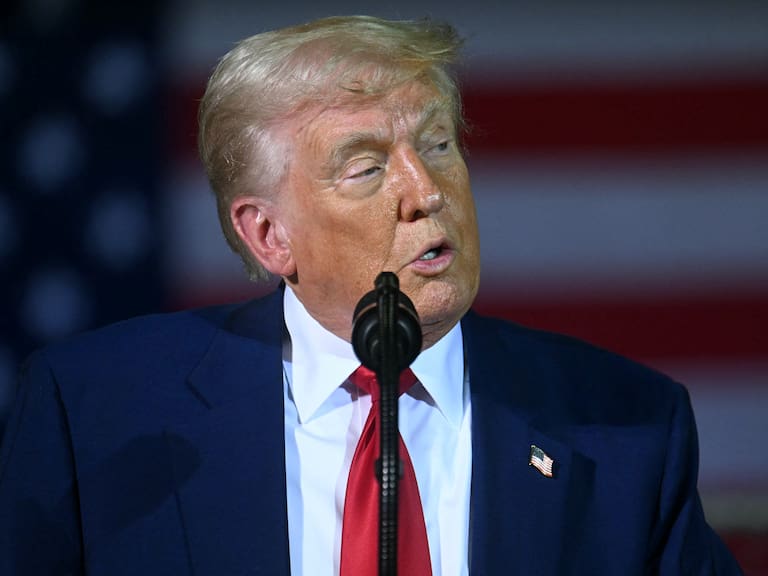 Donald Trump anuncia que firmará decreto para reducir precios de medicamentos hasta un 80%