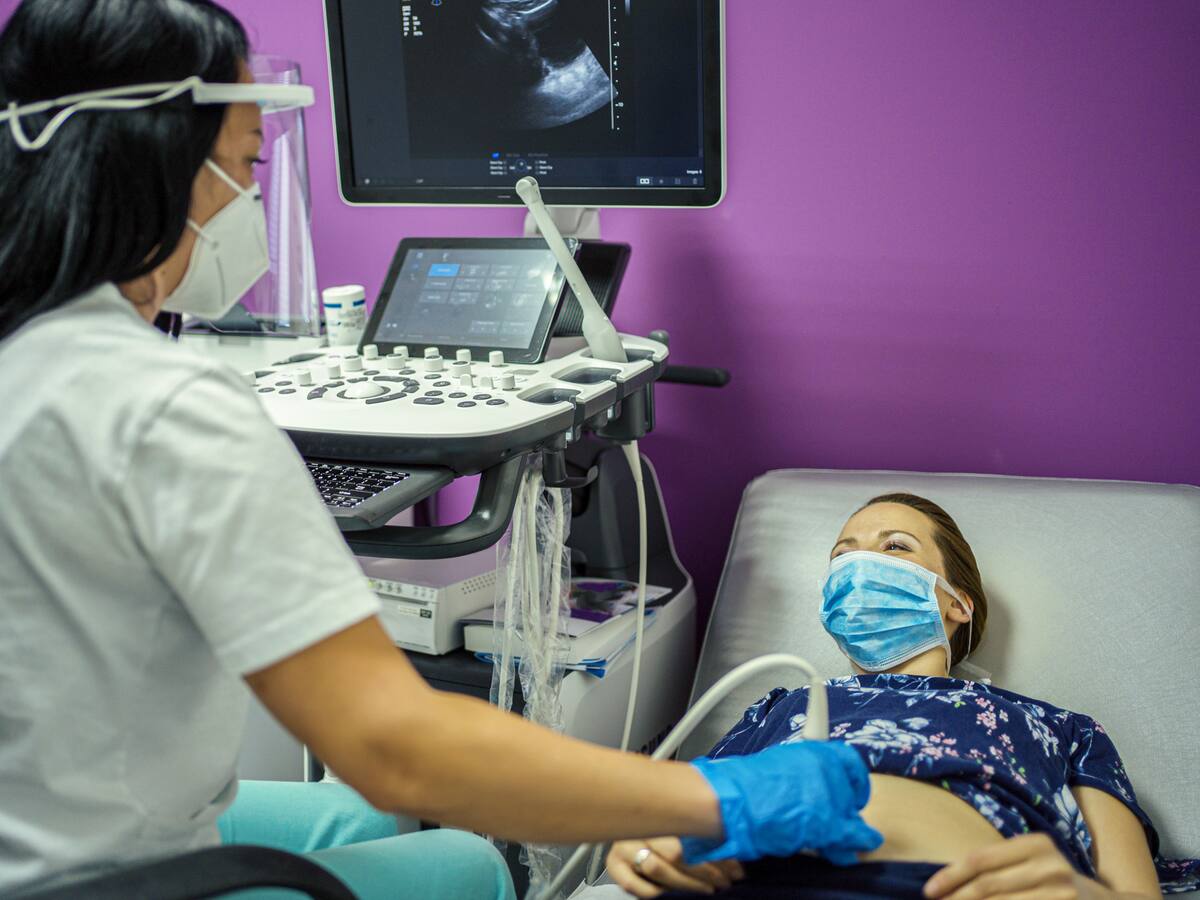 Gestación y coronavirus: «Hay que tratar de evitar por todos los medios que las mujeres embarazadas se vean expuestas al contagio de Covid-19»