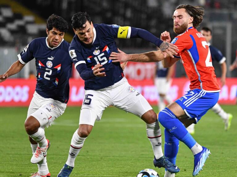 Chile no aprovecha la ventaja numérica ante Paraguay y condiciona su futuro en las eliminatorias al Mundial 2026
