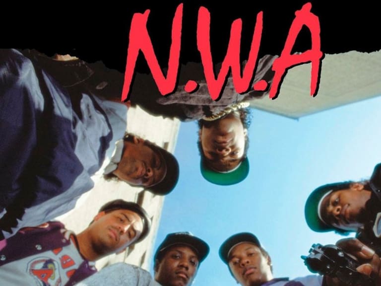 Anonymous hackeó las radios policiales de Chicago y reproduce «F*ck Tha Police» de N.W.A