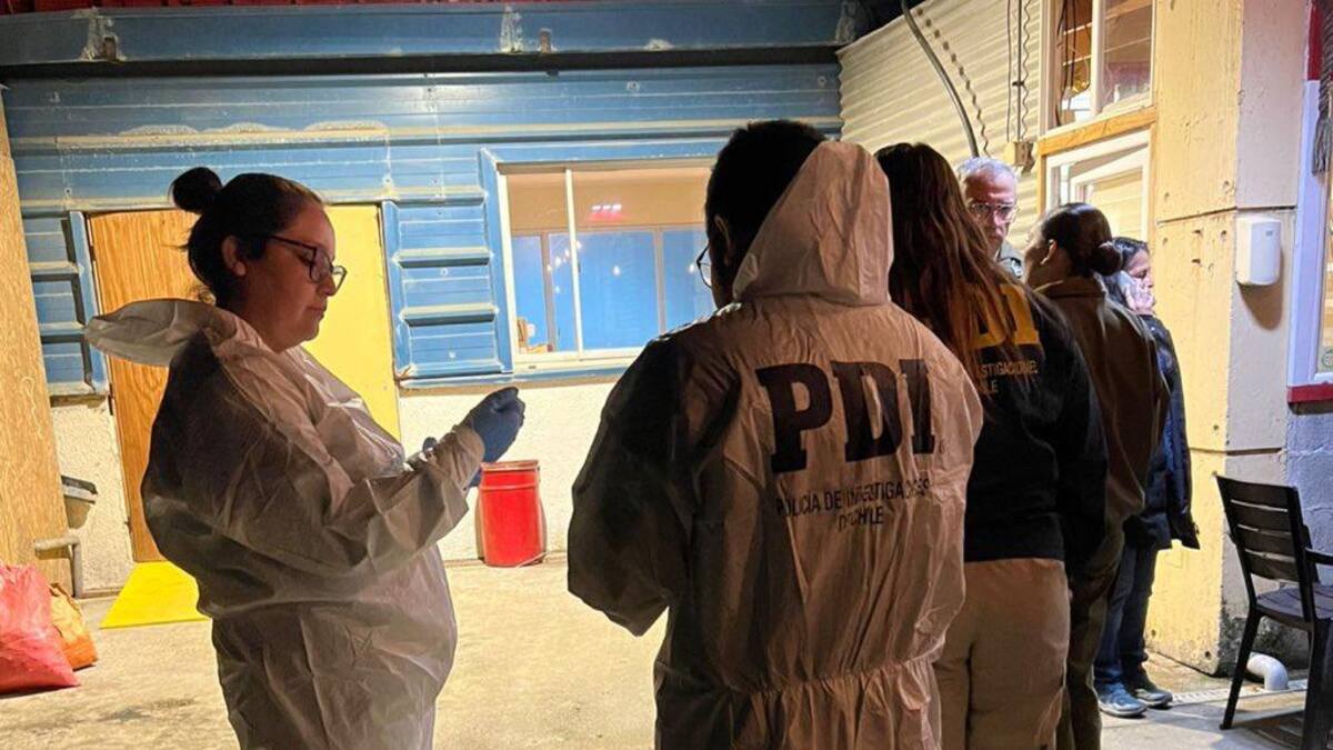 Tragedia marítima en Osorno: continúan trabajaos tras naufragio de embarcación en San Juan de la Costa