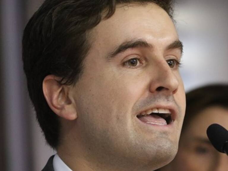 Carlos Larraín Hurtado gana millonario contrato con empresa que dirige su hermano