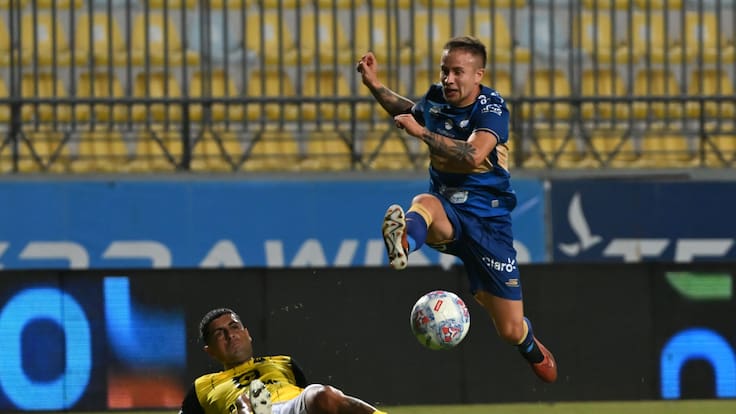 “Las inferiores en los clubes del fútbol chileno ya han desaparecido, no han invertido un peso”