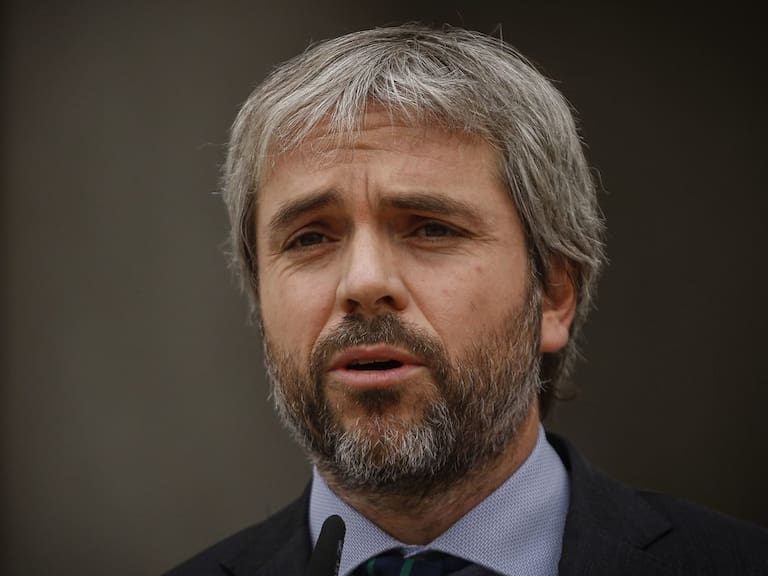 Blumel y formalización de la «primera línea»: «Cometer actos tan graves tiene consecuencias»