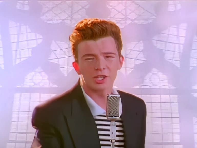 Rick Astley logró un billón de reproducciones en YouTube con su canción «Never Gonna Give You Up»