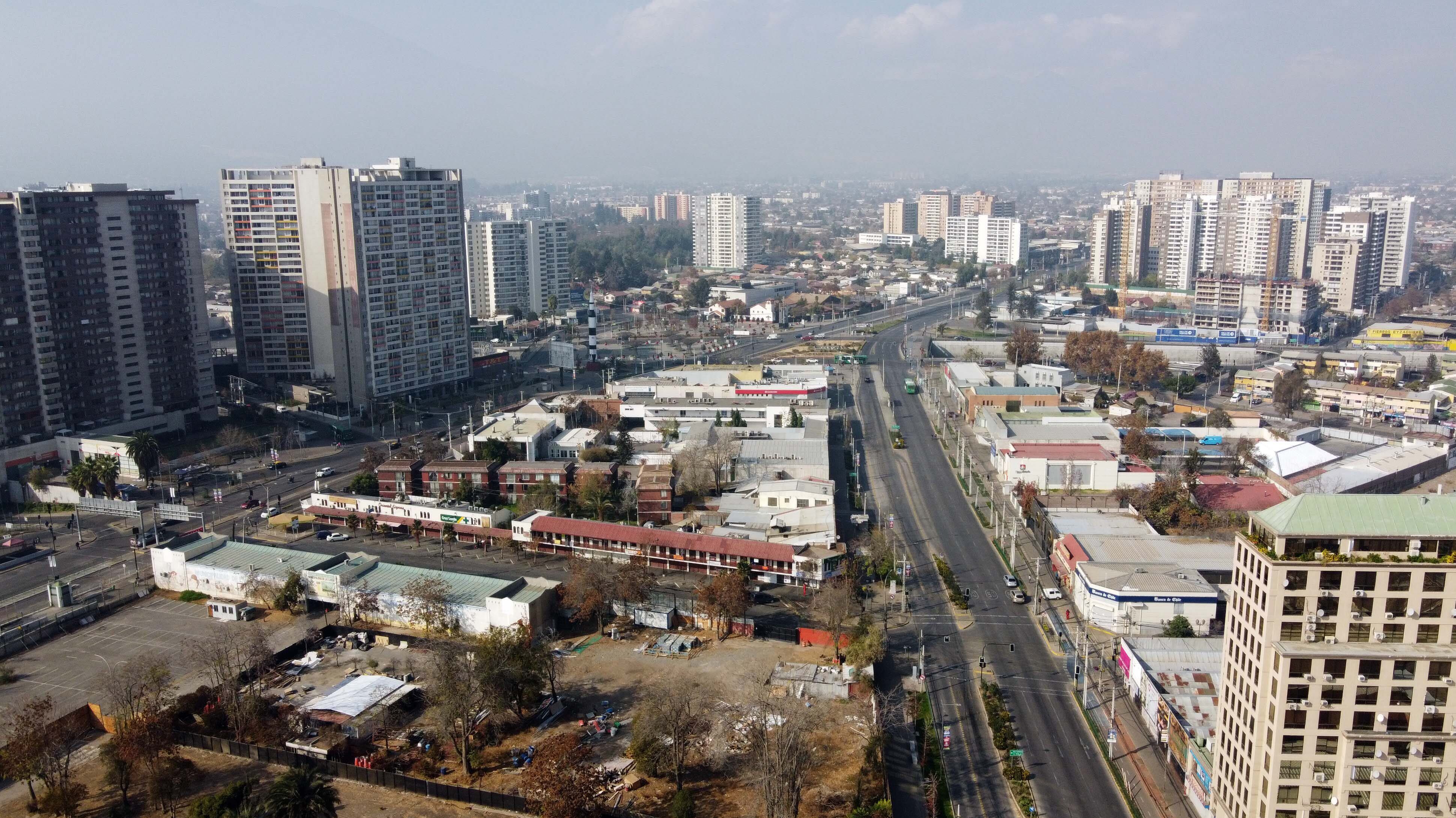 31 de Mayo del 2020/ SANTIAGO
Imágenes aéreas union de Vicuña Mackenna oriente y poniente, durante semanas de cuarentena en las comunas de la zona sur de la capital, por pandemia de COVID-19.

FOTO: JOSE FRANCISCO ZUÑIGA /AGENCIAUNO