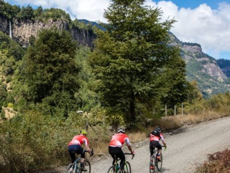 La cicletada de mil kilómetros con ascensos que equivalen a subir tres veces el Everest