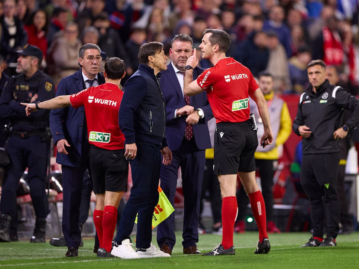 Más problemas para Alexis Sánchez y Gabriel Suazo: Matías Almeyda recibe histórica sanción en La Liga Española