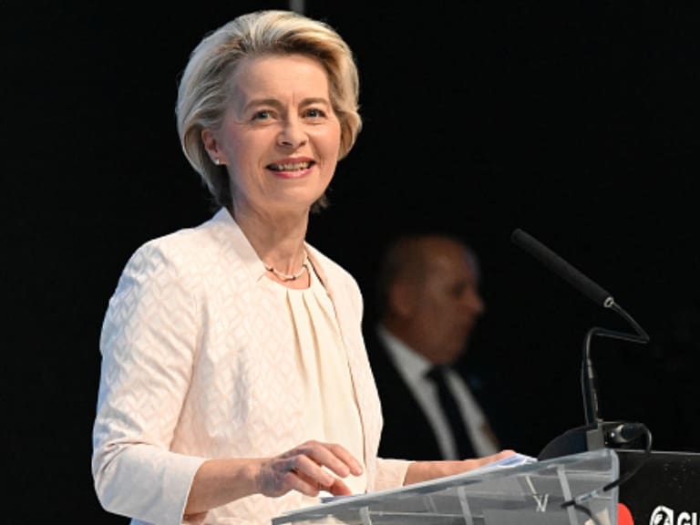 Presidenta de la Comisión Europea visita Chile en gira por Latinoamérica