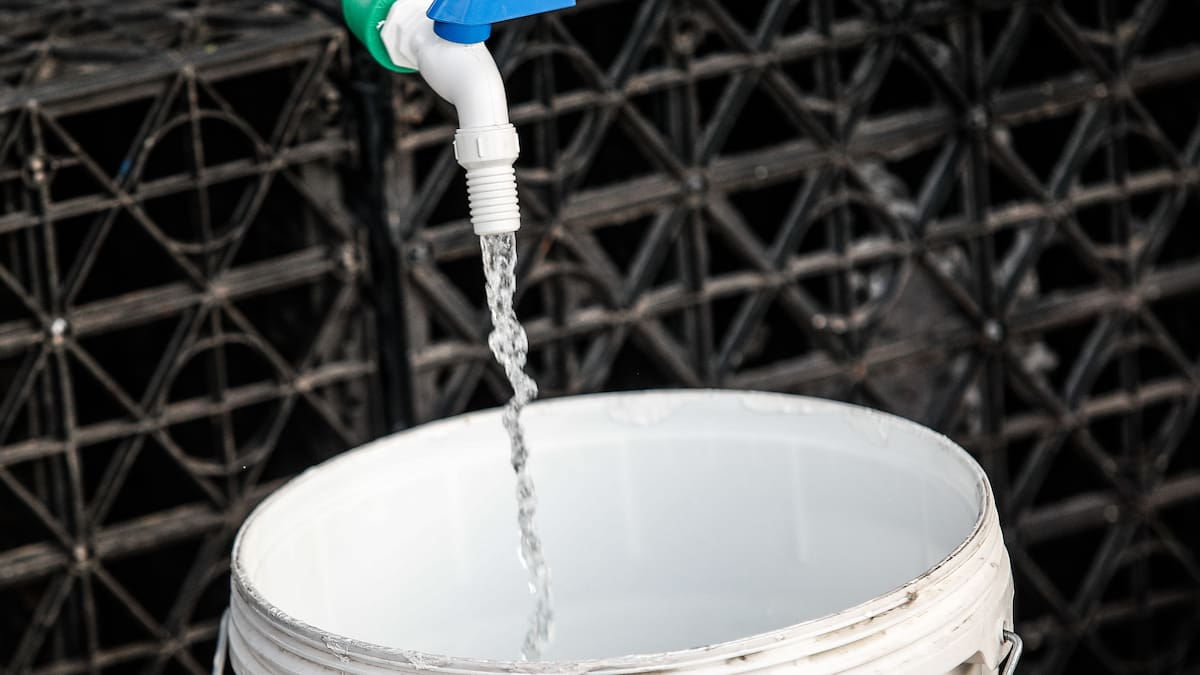 Megacorte de agua en Santiago es esta semana: revisa horarios, comunas afectadas y cómo almacenarla