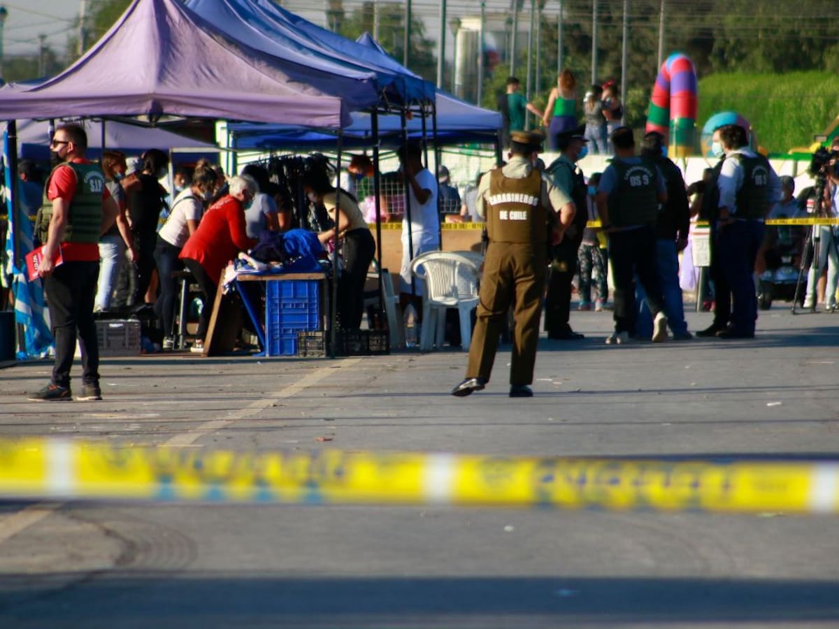 Detienen a dos sujetos armados que dispararon en medio de feria navideña en Lo Espejo