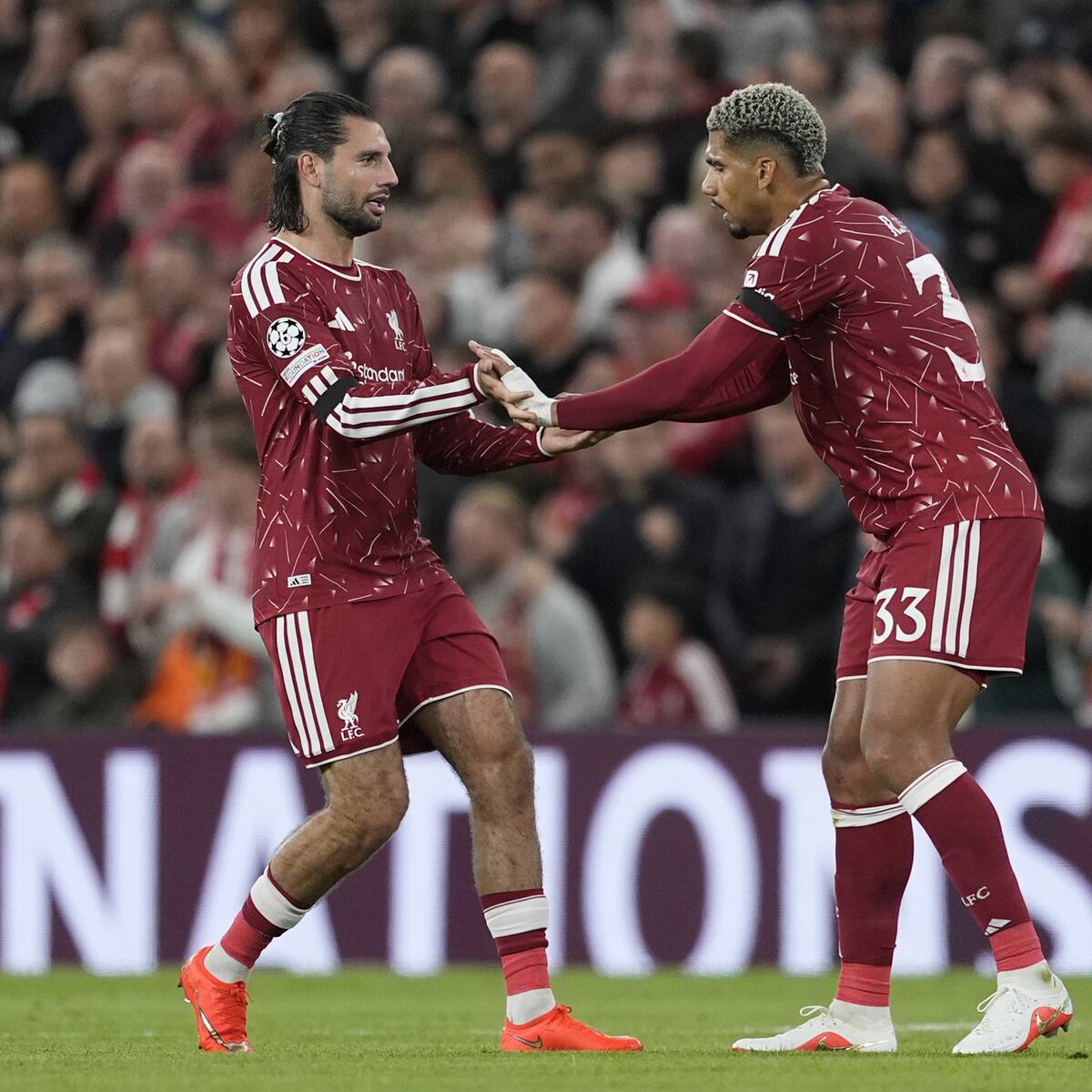 El taconazo de Ronald Araujo para la remontada del Liverpool contra el Atlético de Madrid en la Champions League