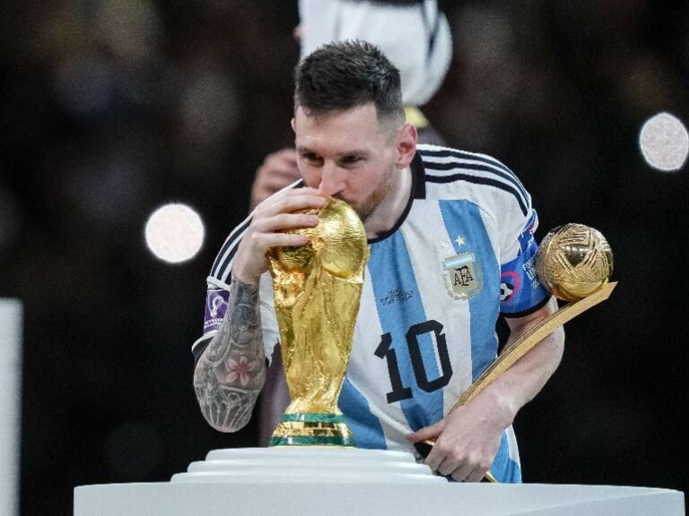 Lionel Messi conmueve con emotivo video y mensaje tras lograr el sueño de su vida: "El Diego nos alentó desde el cielo"