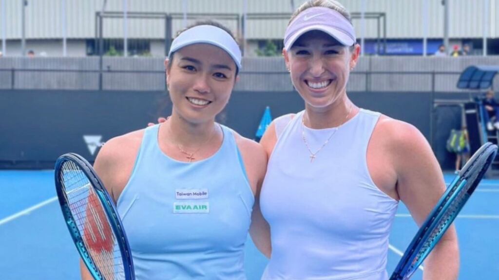 Alexa Guarachi arrasa en la primera ronda de los dobles en el Abierto de Australia