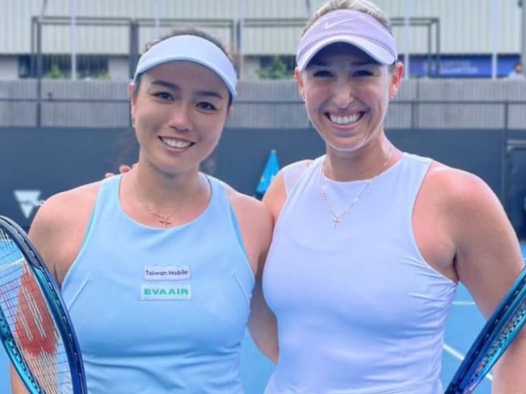 Alexa Guarachi arrasa en la primera ronda de los dobles en el Abierto de Australia