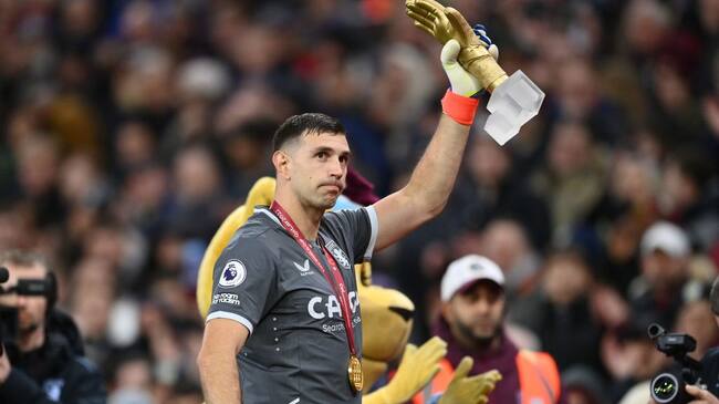 Dibu Martínez Aston Villa