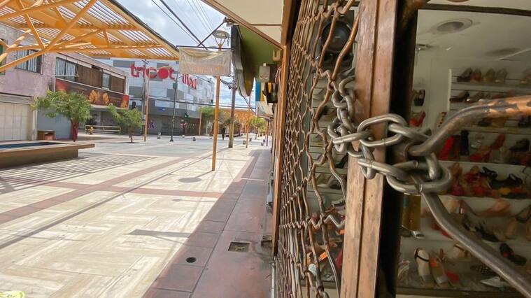 23 DE ENERO DEL 2020 / CALAMA Local cerrado , durante fase 2 que se encuentra la Ciudad de Calama por la pandemia Covid-19 que afecta al país
FOTO: JUAN RIQUELME MIERES / AGENCIA UNO